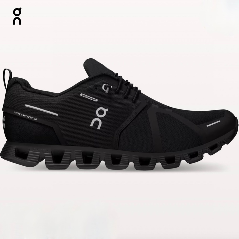 NWT On women’s waterproof cloud 5 sneakers, black, size 10.5